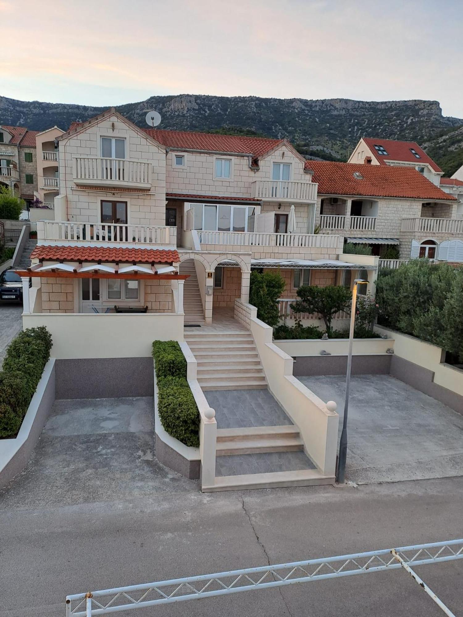בול Apartments Jerica מראה חיצוני תמונה