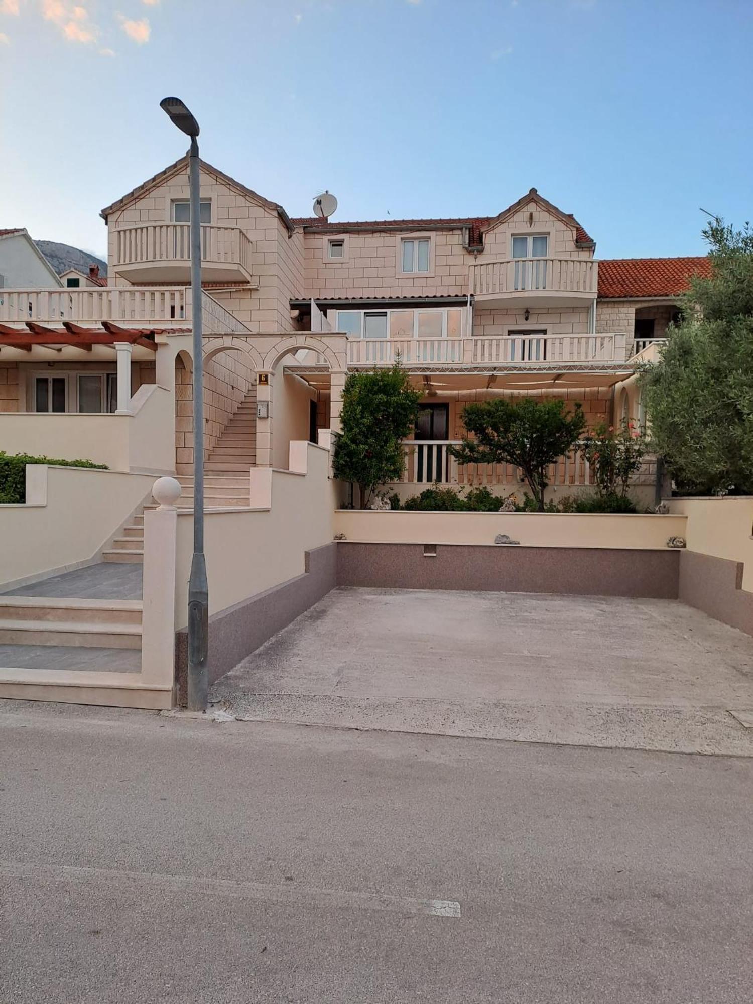 בול Apartments Jerica מראה חיצוני תמונה