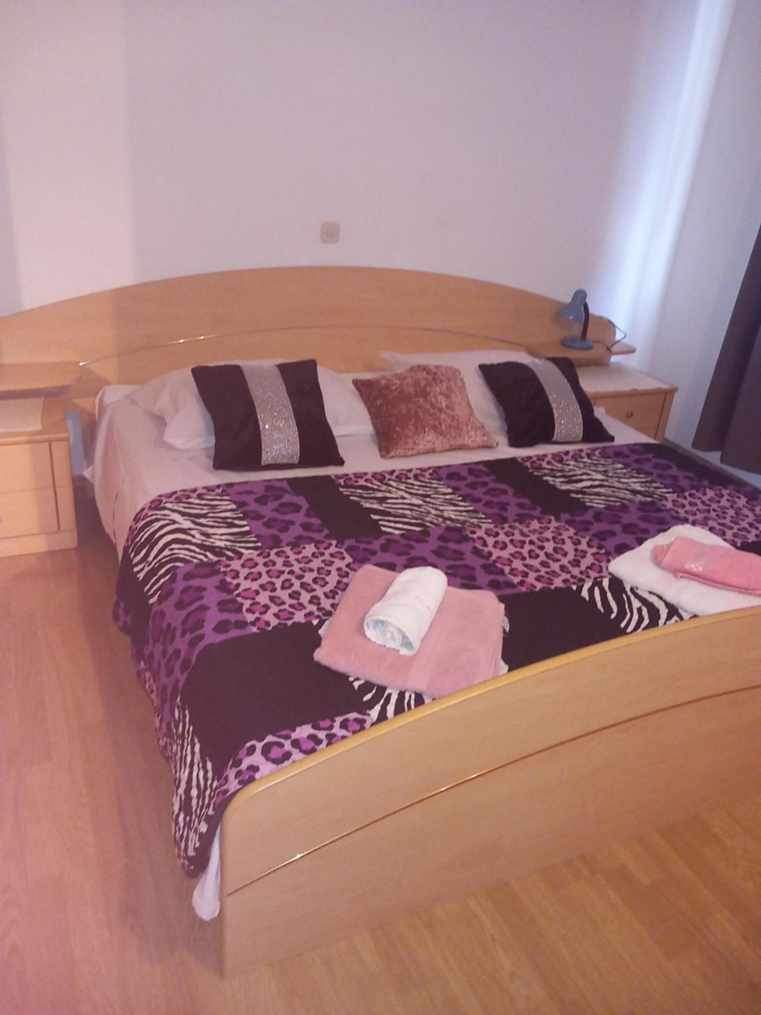 בול Apartments Jerica מראה חיצוני תמונה